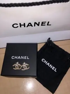 CHANEL CCロゴ クリスタルピアス