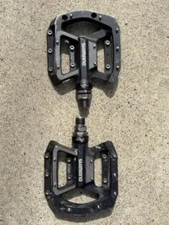 ハイエンドペダル 超軽量 カーボン チタン フラットペダル ブラック 黒 