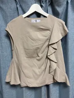 【美品】AVIE フリルデザイン カットソー 半袖のサムネイル
