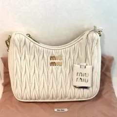 miumiu ミュウミュウ マテラッセ ミニレザーショルダー ホワイト 