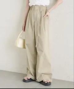 ワイドベルトタックパンツのサムネイル