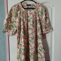 花柄ワンピース