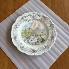 ロイヤルドルトン ブランブリーヘッジ THE WEDDING プレートのサムネイル