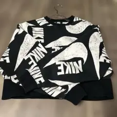 NIKE クロップドスウェット ブラック/ホワイト