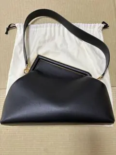 ★FENDI★ファースト ミディアム バッグ ナッパ レザーのサムネイル
