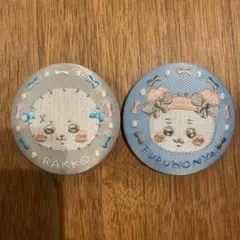 ちいかわ　刺繍缶バッジビスケット2 ラッコ　古本屋