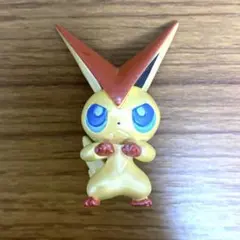 【当選品／希少】ポケモン モンコレ ビクティニ メタリックカラー
