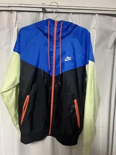 NIKEウィンドブレーカ