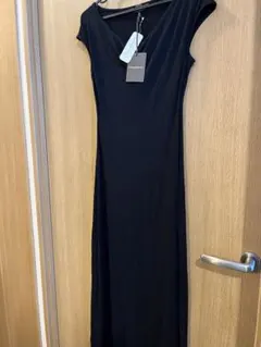 トミーバハマ　ブラックドレス