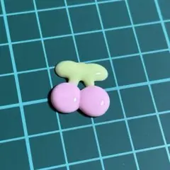 伊勢丹 新宿 サンリオ メルヘン工房 さくらんぼパーツ ピンク おなまえプレート