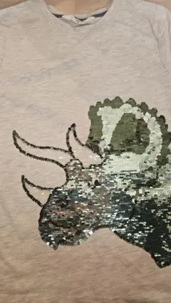 H&M トリケラトプス スパンコールTシャツ