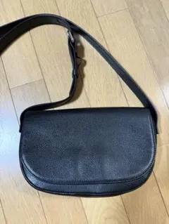 GU ジーユー レザーミニショルダーバッグのサムネイル