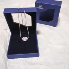 クリスタル ネックレス