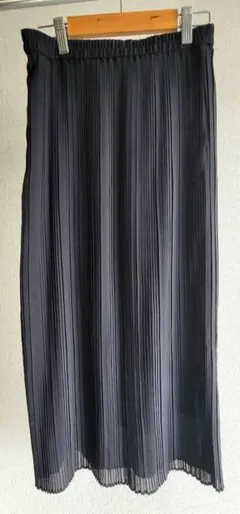 ブラック プリーツスカート ロング丈 UNIQLO
