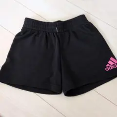 adidas ブラック ショートパンツ