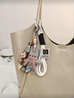 韓国 うさぎ マスコット ストラップ 白 ホワイト カナビラロープ付き