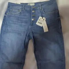 最終値下げ。ZARAスキニーデニム サイズ42 ライトブルー新品未使用