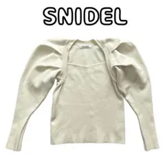 SNIDEL コルセットデザインニットプルオーバー 白 トップス パフスリーブ