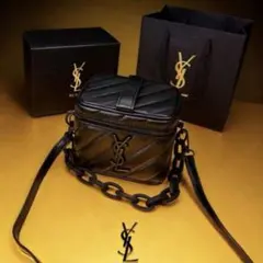 イヴ・サンローラン✨　チェーンショルダー　バニティキルティングバッグ　ノベルティ