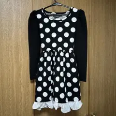 水玉模様の長袖ワンピース