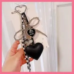 【残り２点】黒 じゃらじゃらキーホルダー ハート アクセサリー バッグチャーム