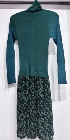 グリーンリブ編み長袖ワンピース