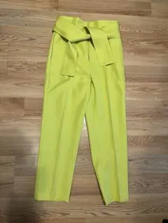 Mila Owen ウエストベルト付きパンツ ライムグリーン