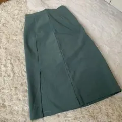 グリーンロングスカート スリット入り