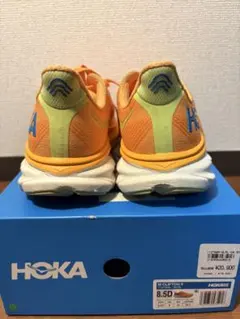 HOKA CLIFTON 9（オレンジ、箱付き）