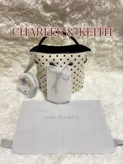 CHARLES & KEITH ポルカドットボウバケットバッグ - メルカリ