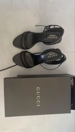 GUCCI ブラックレザー ストラップサンダル
