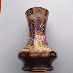 金属製の花瓶