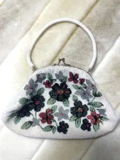 和装バッグ 優品ビーズバッグ フォーマル 草花柄 留め具にキラキラした装飾付きのサムネイル