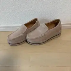 ベージュ スエード スリッポン モカシン