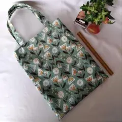 縦長ミニバッグ　北欧調ふんわり花柄　グリーン　ハンドメイド
