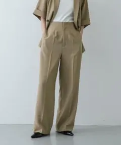 新品　　リネンライクセットアップ