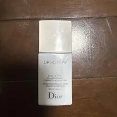 DIORSNOW ブライトニングメイクアップベース UV35 30ml