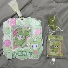 TWICE LOVELYZ カードホルダー ブリスターマスコット チャーム