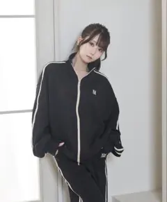 ロゼミューズ Line jersey outer ジャージ アウター　大谷映美里のサムネイル