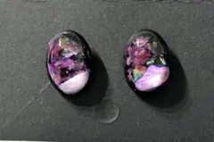 ハンドメイド 紫色と黒のオーバルピアス
