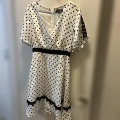 水玉模様ラップドレス ホワイト/ブラック