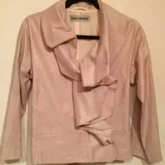 ピンク トレンチコート