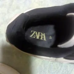 ZARA スニーカー ホワイト ブラック 37のサムネイル