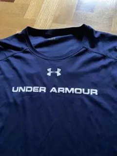 UNDER ARMOUR ノースリーブ ネイビーxxl数個糸引きあり