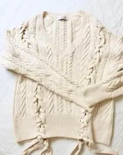 ZARAホワイトベージュ　アイボリー ケーブルニット Vネック ざっくりニット