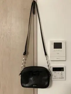 pium モノグラムビジューポシェット　ショルダーバッグ　ブラック　黒