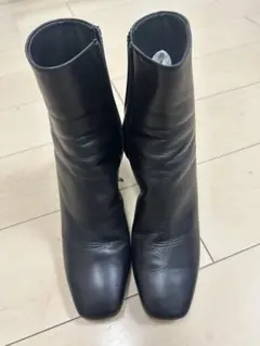 美品DIANA黒牛革ブーツ 中ヒール