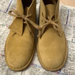 Clarks Originals ベージュ デザートブーツ
