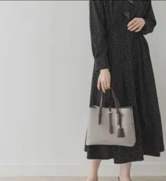 【新品】ロデスコ トートバッグ チャーム付　ミドル バッグ