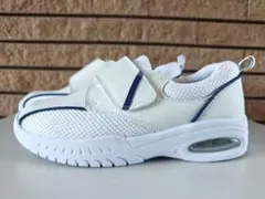 着用1回☆KAZEN ナースシューズ 24.5cm 3E 白 カゼンのサムネイル